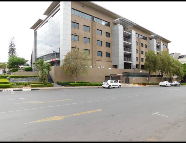 1,558M² OFFICE TO LET IN PARKTOWN